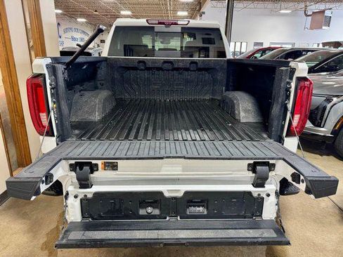 Used 2022 GMC Sierra 1500 Denali Ultimate AWD/4WD image 10