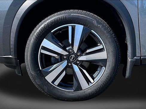 Used 2023 Nissan Rogue SL AWD/4WD image 8