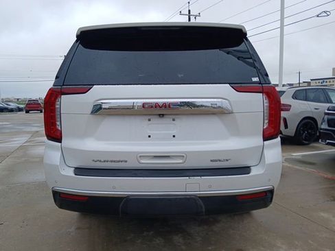 Used 2021 GMC Yukon SLT w/ SLT Premium Package image 8
