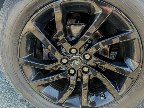 Used 2019 Land Rover Discovery Sport HSE AWD/4WD image 31