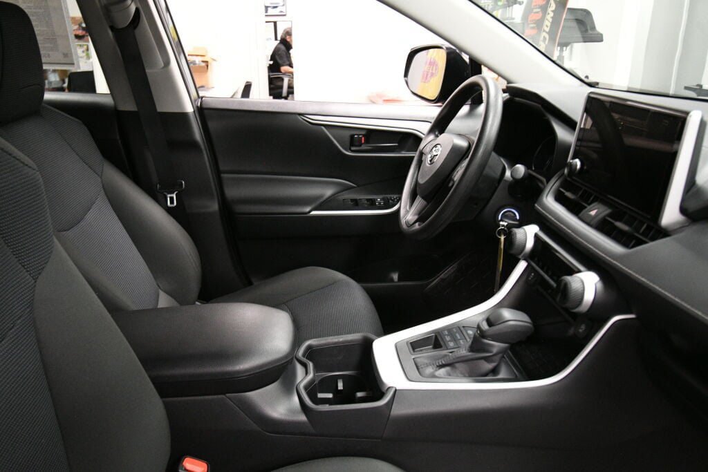 Certified 2025 Toyota RAV4 LE AWD/4WD image 27
