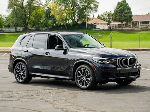 Used 2022 BMW X5 xDrive45e w/ M Sport Package image 3