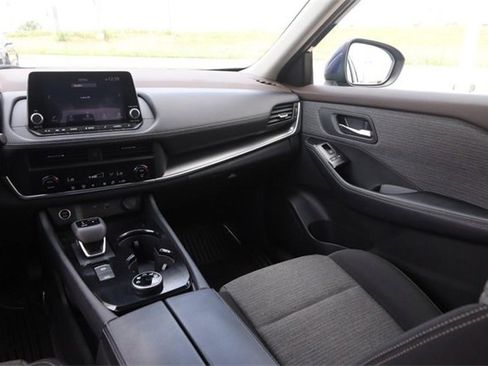 Certified 2023 Nissan Rogue SV image 22