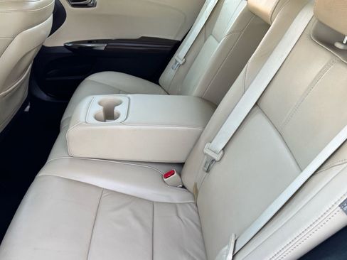 Used 2018 Toyota Avalon XLE image 29