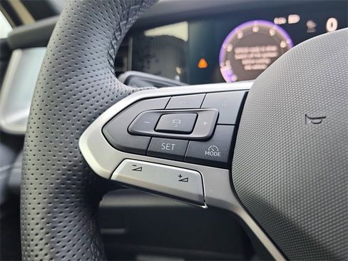 New 2026 Volkswagen Tiguan SE R-Line image 25