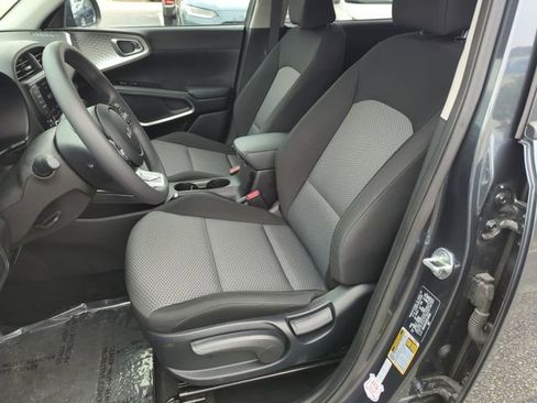 Used 2024 Kia Soul LX w/ Option Group 015 FWD image 11
