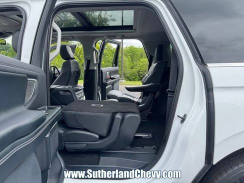Used 2025 Ford Expedition Max Platinum AWD/4WD image 45