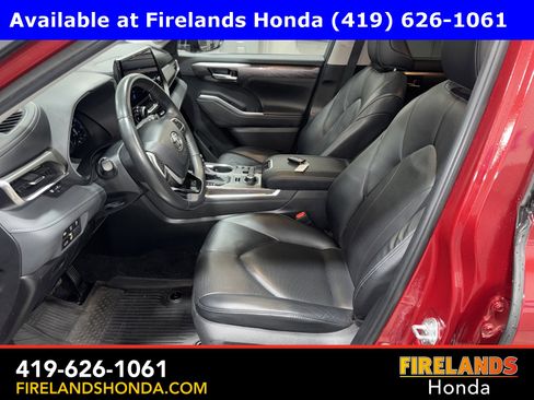 Used 2023 Toyota Highlander Limited image 13