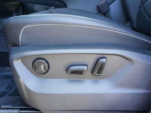 Certified 2026 Volkswagen Atlas SE FWD image 21