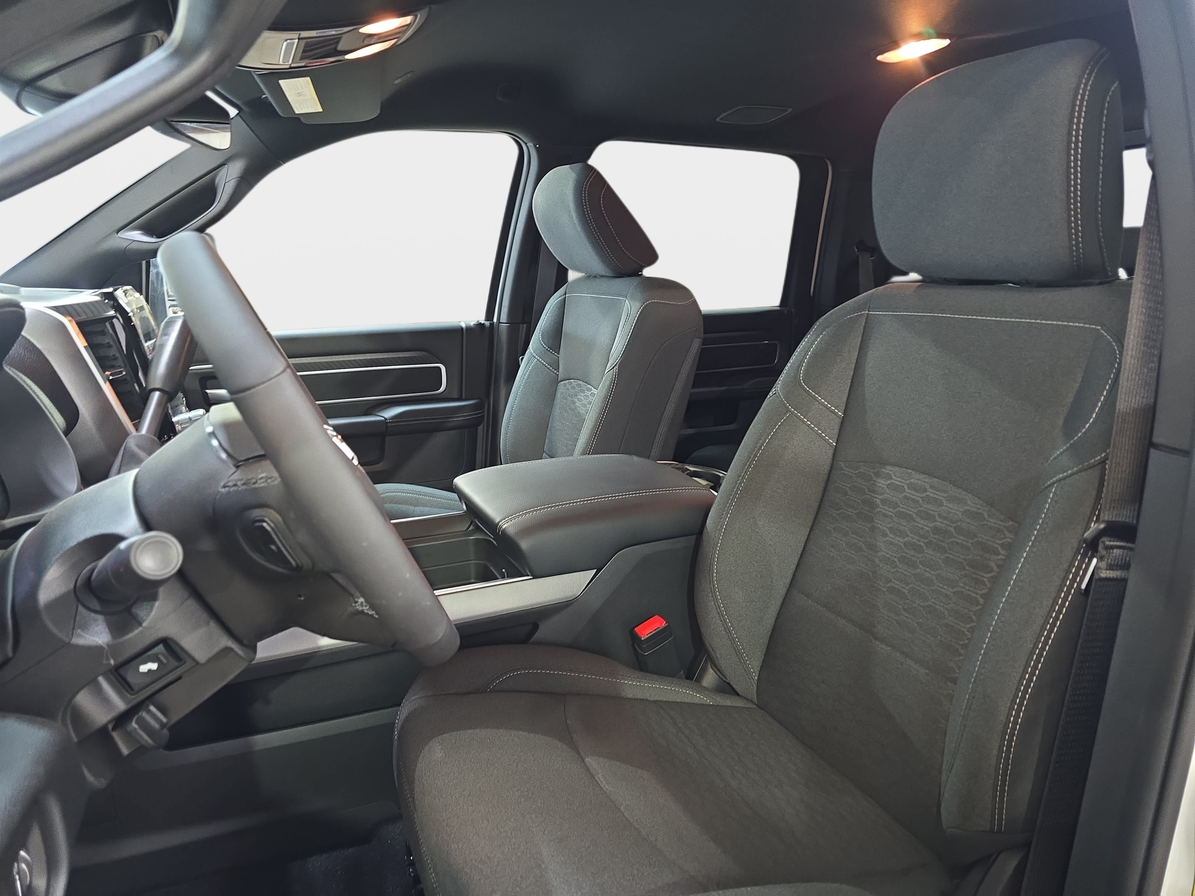 New 2026 RAM 3500 Big Horn AWD/4WD image 12
