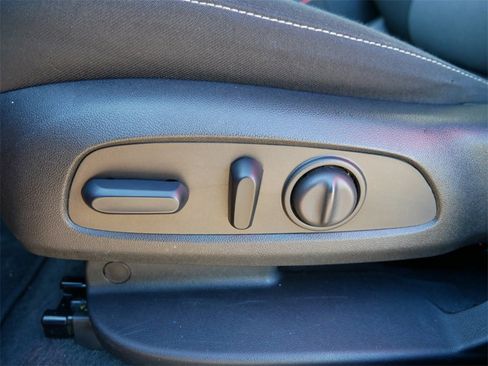 Used 2023 Chevrolet Blazer LT image 19