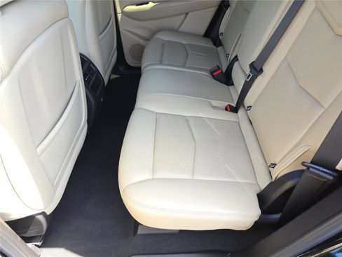 Used 2019 Cadillac XT5 Luxury image 16