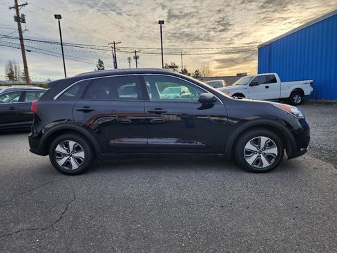 Used 2018 Kia Niro LX image 4