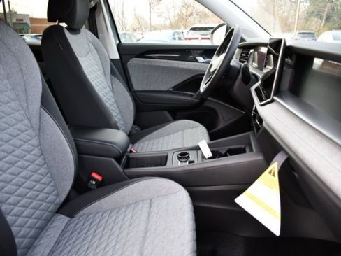 New 2026 Volkswagen Tiguan S image 27