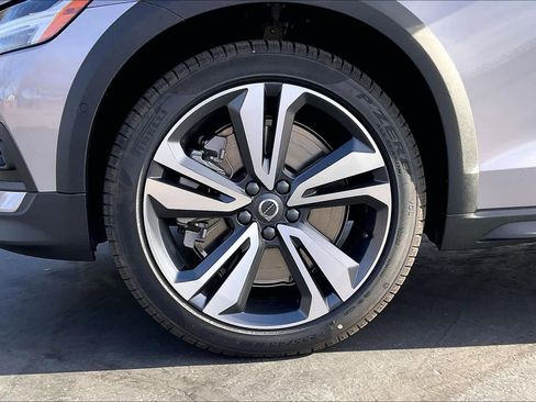 New 2026 Volvo V60 B5 Cross Country Plus w/ Climate Package image 14