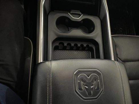 Used 2019 RAM 1500 Laramie image 39