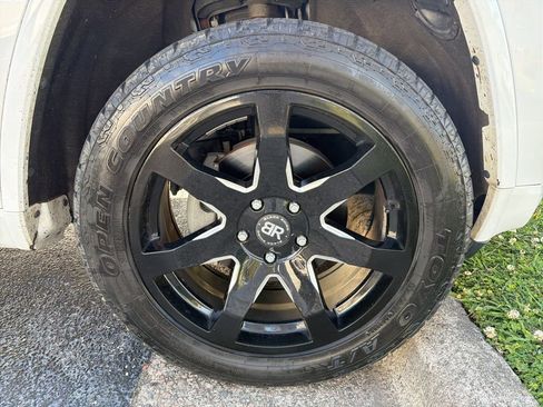 Used 2014 Jeep Grand Cherokee Overland image 10