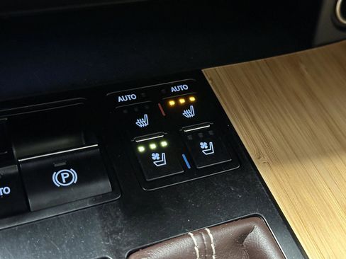 Used 2019 Lexus RX 350L w/ Premium Package image 24