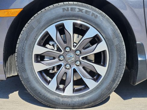 Certified 2024 Honda Odyssey EX-L image 11