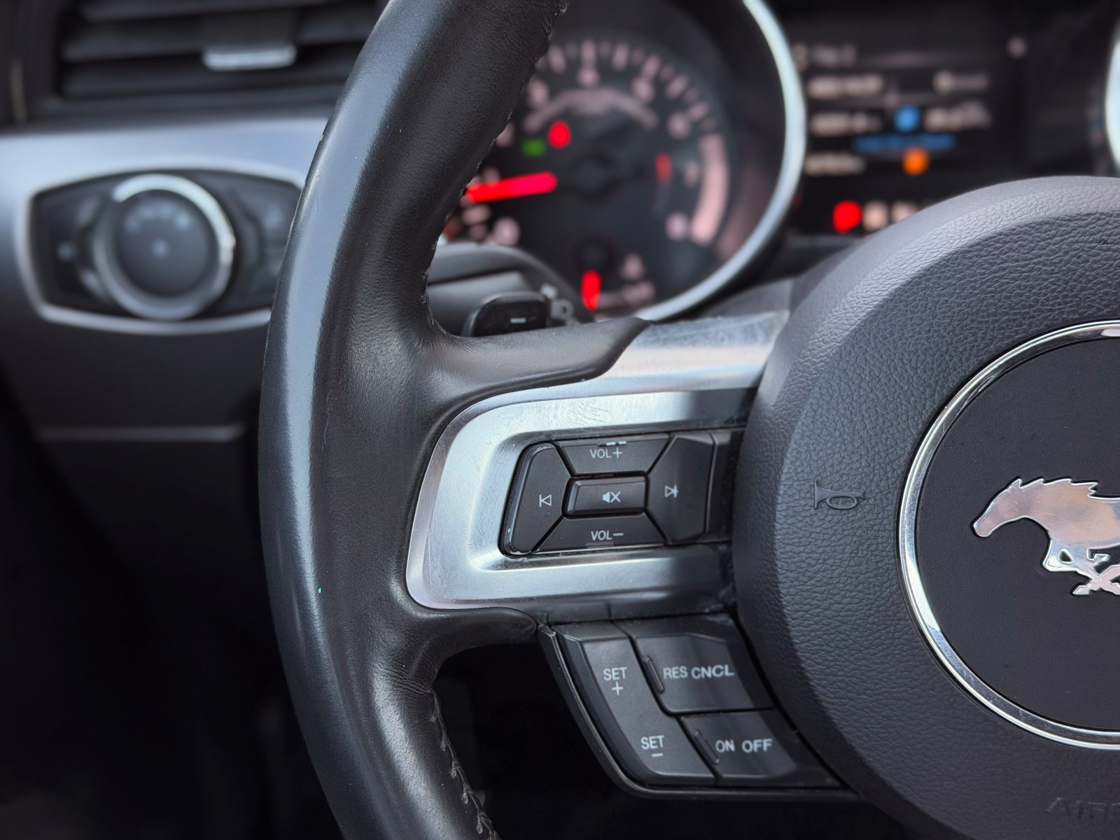 Used 2020 Ford Mustang Premium RWD image 41