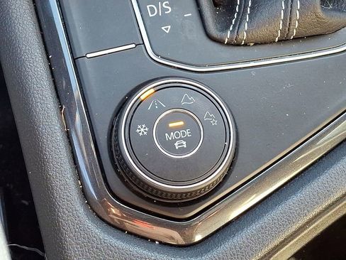 Used 2021 Volkswagen Tiguan SE R-Line image 30