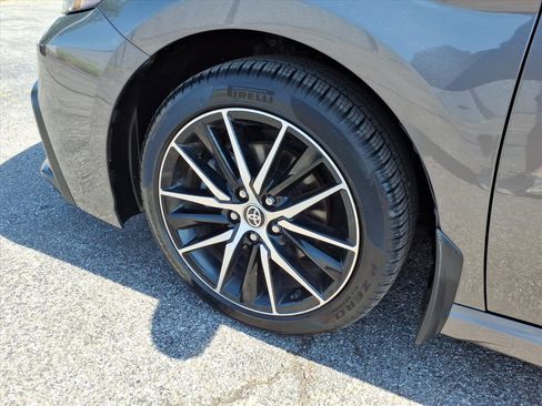 Used 2023 Toyota Camry SE FWD image 9