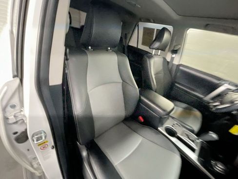 Used 2018 Toyota 4Runner SR5 Premium image 27