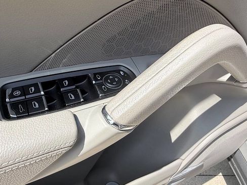 Used 2011 Porsche Cayenne S AWD/4WD image 22