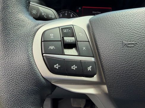 Certified 2023 Ford Explorer XLT w/ Equipment Group 202A AWD/4WD image 15