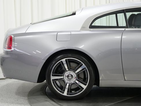 Used 2015 Rolls-Royce Wraith image 31