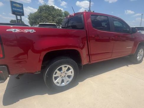 Used 2022 Chevrolet Colorado LT w/ LT Convenience Package AWD/4WD image 8
