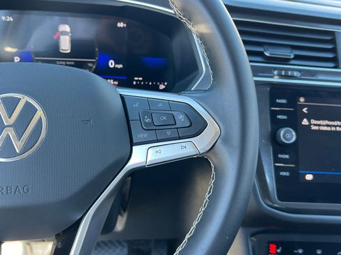 Certified 2024 Volkswagen Tiguan SE image 31