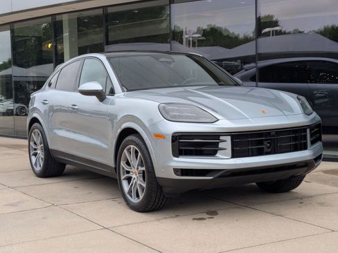 New 2026 Porsche Cayenne Coupe AWD/4WD image 7