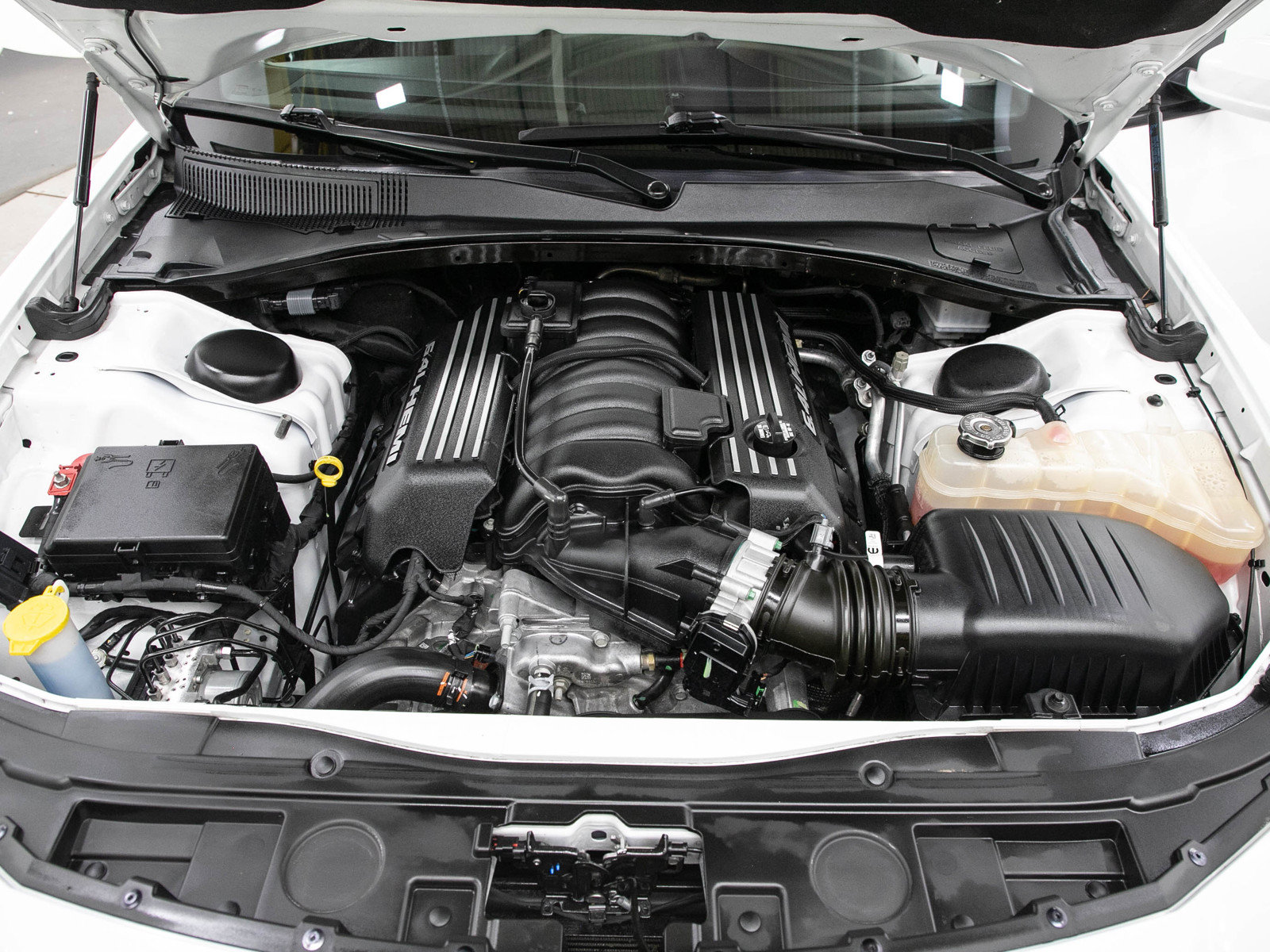Used 2023 Chrysler 300 C RWD image 31
