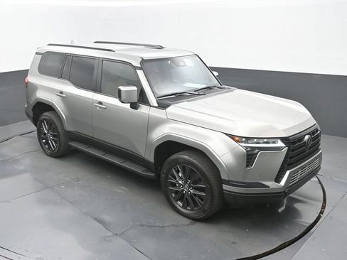 Used 2024 Lexus GX 550 w/ Cold Area Package AWD/4WD image 30