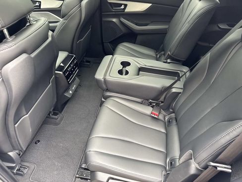 Used 2024 Acura MDX SH-AWD image 16