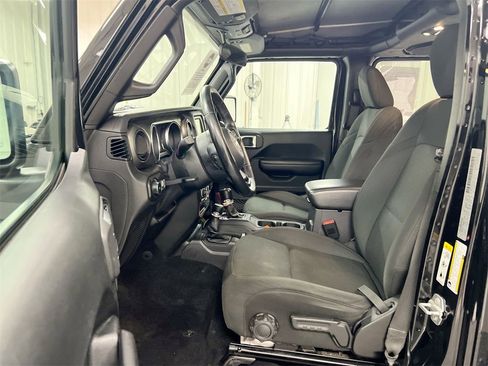 Used 2018 Jeep Wrangler Unlimited Sport S image 18