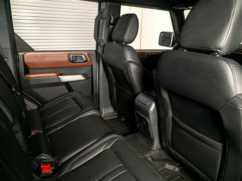 Used 2022 Ford Bronco Outer Banks w/ Sasquatch Package image 32