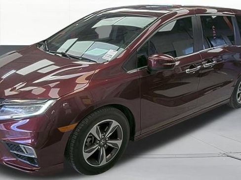 Used 2019 Honda Odyssey Touring image 2