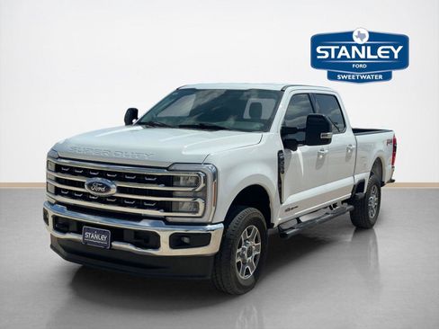 Used 2024 Ford F250 Lariat w/ FX4 Off-Road Package AWD/4WD image 3