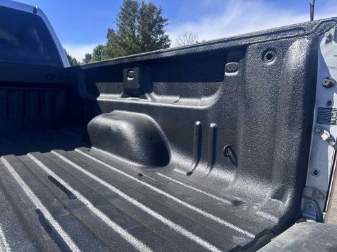 Used 2011 GMC Sierra 2500 SLT w/ SLT Convenience Package image 9