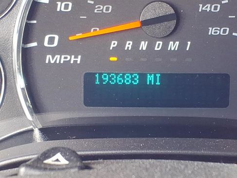 Used 2019 Chevrolet Express 2500 w/ Driver Convenience Package RWD image 32