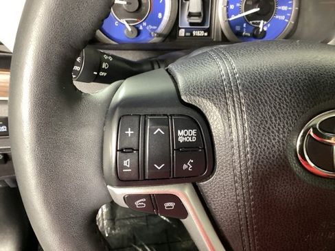 Used 2017 Toyota Sienna Limited Premium image 29