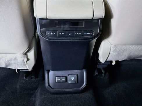 Used 2023 Toyota Highlander Limited AWD/4WD image 27