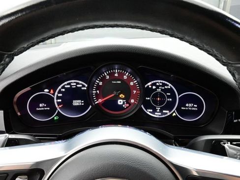 Used 2022 Porsche Cayenne Platinum Edition AWD/4WD image 9