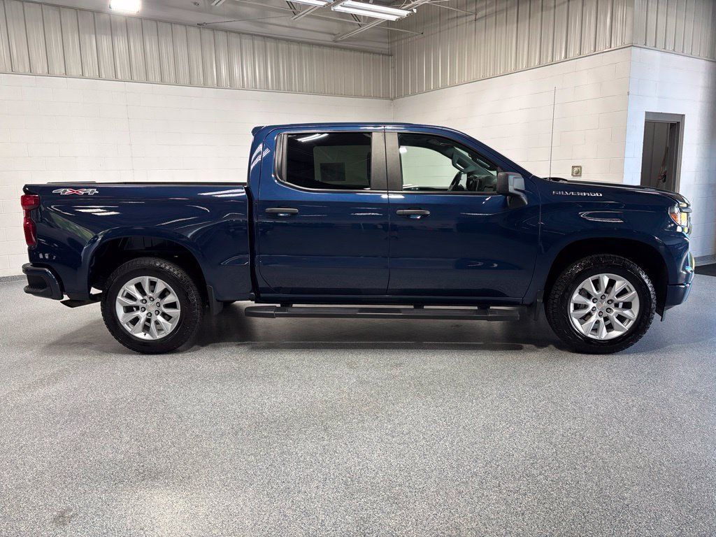Used 2022 Chevrolet Silverado 1500 Custom AWD/4WD image 8