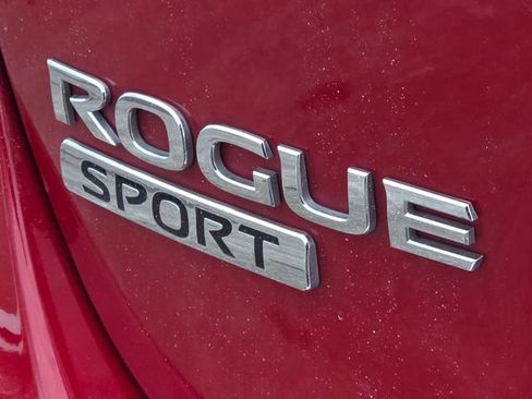 Used 2018 Nissan Rogue Sport SL w/ SL Premium Package image 18