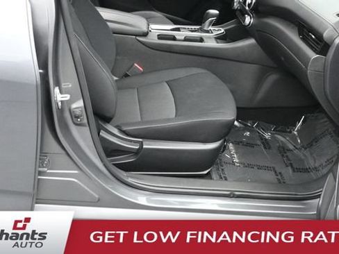 Used 2024 Nissan Sentra SV FWD image 11