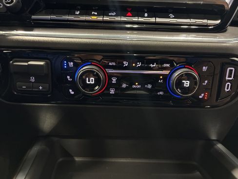 Used 2025 Chevrolet Silverado 2500 High Country w/ High Country Premium Package AWD/4WD image 33