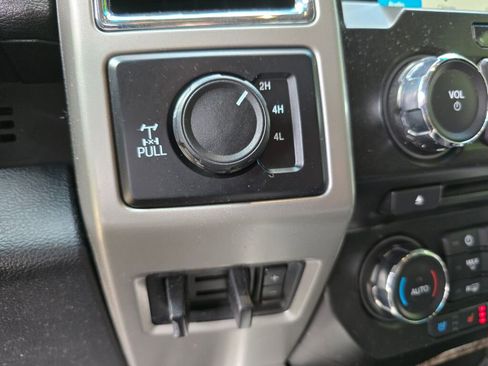 Used 2018 Ford F250 Lariat image 30